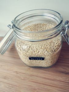Quinoa in glazen pot