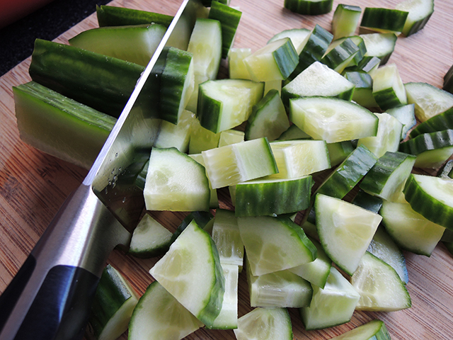 komkommer snijden