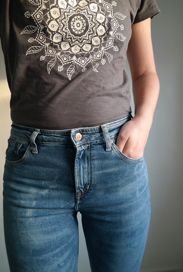 OOTD: KOI jeans & Casa Happiness shirt